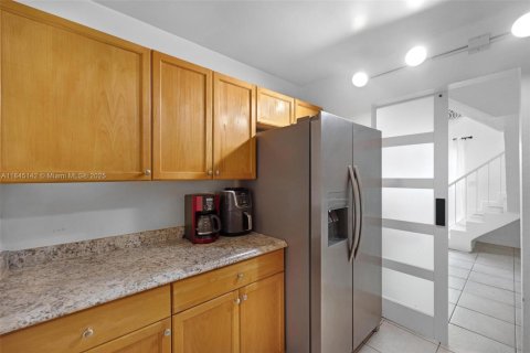 Condo in Miami, Florida, 3 bedrooms  № 1848251 - photo 19