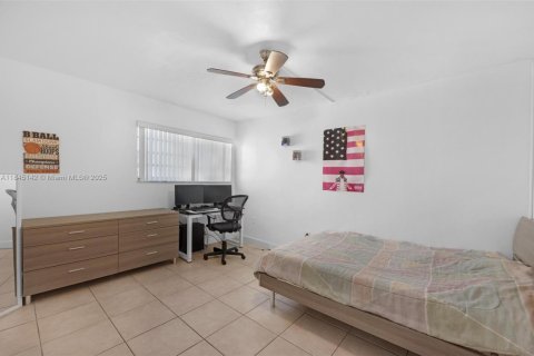 Condo in Miami, Florida, 3 bedrooms  № 1848251 - photo 29