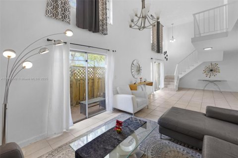 Condo in Miami, Florida, 3 bedrooms  № 1848251 - photo 11