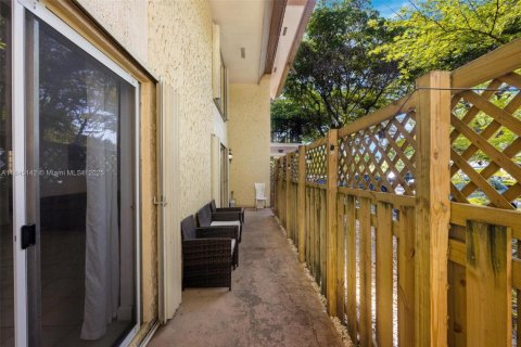Condo in Miami, Florida, 3 bedrooms  № 1848251 - photo 14