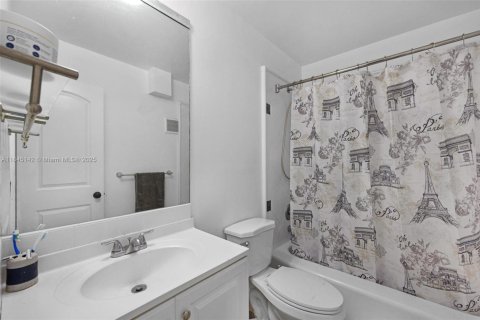 Condo in Miami, Florida, 3 bedrooms  № 1848251 - photo 28