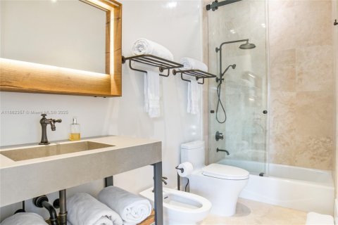 Casa en venta en Key Biscayne, Florida, 6 dormitorios, 553.7 m2 № 1890823 - foto 18