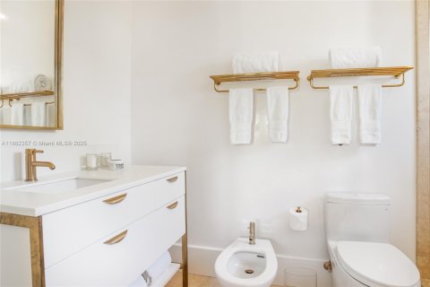Casa en venta en Key Biscayne, Florida, 6 dormitorios, 553.7 m2 № 1890823 - foto 22