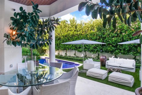 Casa en venta en Key Biscayne, Florida, 6 dormitorios, 553.7 m2 № 1890823 - foto 3