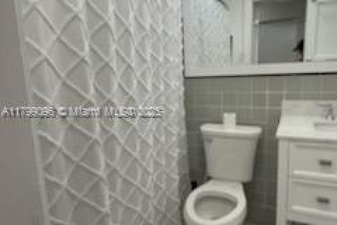 Villa ou maison à louer à Miami, Floride: 3 chambres, 209.12 m2 № 1943186 - photo 26
