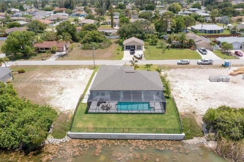House in Cape Coral, Florida 4 bedrooms № 1748179 - photo 27