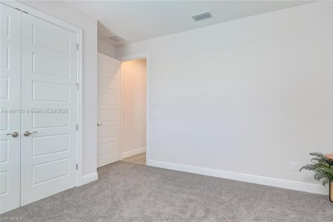 House in Cape Coral, Florida 4 bedrooms № 1748179 - photo 21