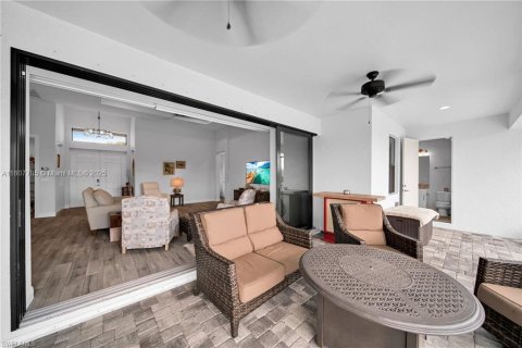 House in Cape Coral, Florida 4 bedrooms № 1748179 - photo 29