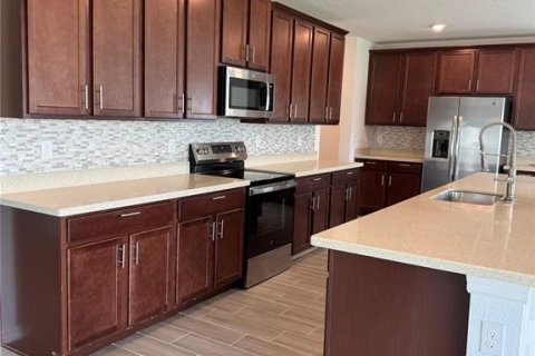 House in Davenport, Florida 5 bedrooms, 272.95 sq.m. № 1916339 - photo 5