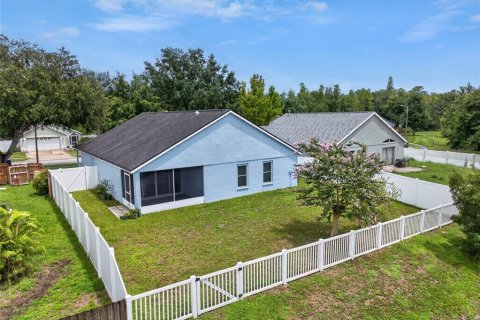 House in Lutz, Florida 4 bedrooms, 157.1 sq.m. № 2287146 - photo 28
