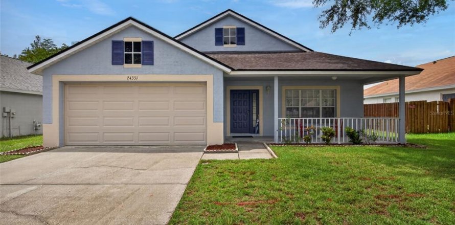 House in Lutz, Florida 4 bedrooms, 157.1 sq.m. № 2287146