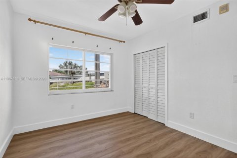 Copropriété à vendre à Miami Beach, Floride: 2 chambres, 75.16 m2 № 2031406 - photo 14