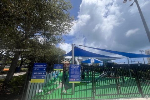 Copropriété à vendre à Miami Beach, Floride: 2 chambres, 75.16 m2 № 2031406 - photo 23