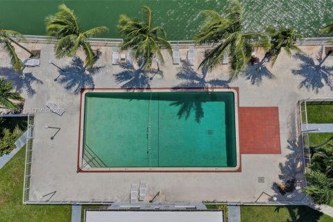Copropriété à vendre à Miami Beach, Floride: 2 chambres, 75.16 m2 № 2031406 - photo 5