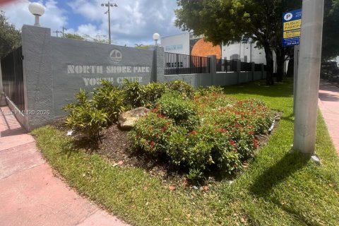 Copropriété à vendre à Miami Beach, Floride: 2 chambres, 75.16 m2 № 2031406 - photo 24