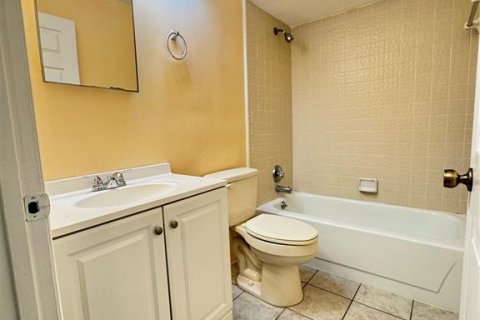 Condo in Gainesville, Florida, 2 bedrooms  № 1829285 - photo 13