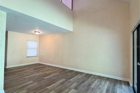 Condo in Gainesville, Florida, 2 bedrooms  № 1829285 - photo 11