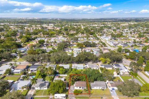 Купить виллу или дом в Холливуд, Флорида 2 спальни, 82.13м2, № 1967609 - фото 20