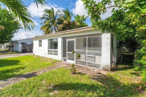 Купить виллу или дом в Холливуд, Флорида 2 спальни, 82.13м2, № 1967609 - фото 3