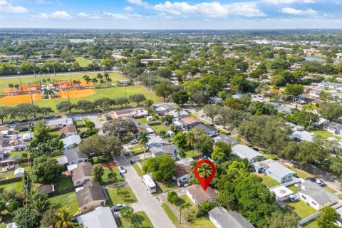 Купить виллу или дом в Холливуд, Флорида 2 спальни, 82.13м2, № 1967609 - фото 22