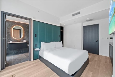 Condo in Miami, Florida, 2 bedrooms № 2178456 - photo 25