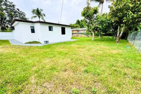 House in Miami, Florida 3 bedrooms № 1874563 - photo 27