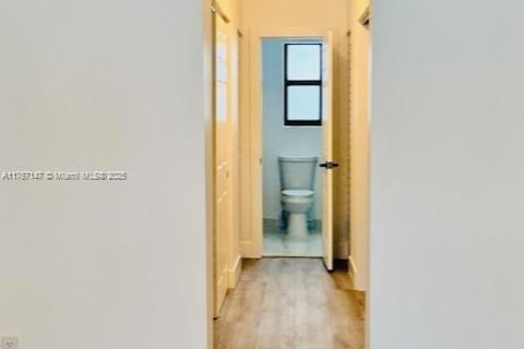 House in Miami, Florida 3 bedrooms № 1874563 - photo 9