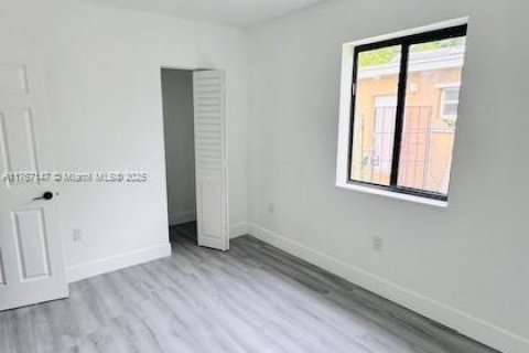 House in Miami, Florida 3 bedrooms № 1874563 - photo 19