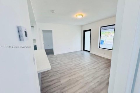 House in Miami, Florida 3 bedrooms № 1874563 - photo 22
