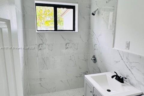 House in Miami, Florida 3 bedrooms № 1874563 - photo 17