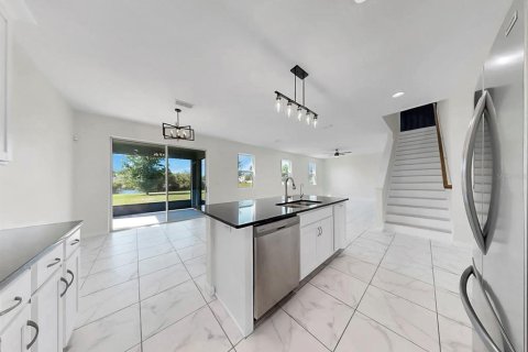 Купить виллу или дом в Ривервью, Флорида 5 комнат, 249.16м2, № 2099778 - фото 15