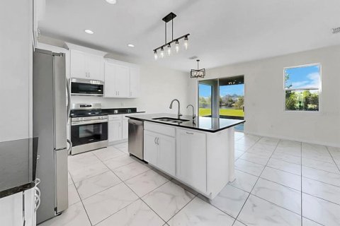 Купить виллу или дом в Ривервью, Флорида 5 комнат, 249.16м2, № 2099778 - фото 18