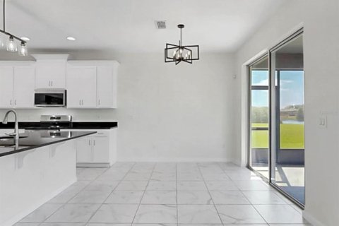 Купить виллу или дом в Ривервью, Флорида 5 комнат, 249.16м2, № 2099778 - фото 24