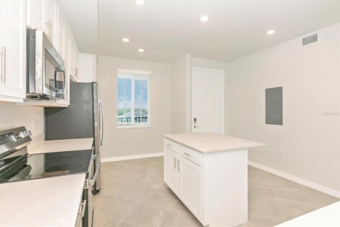 Condo in Venice, Florida, 2 bedrooms in WELLEN PARK  № 2214350 - photo 13