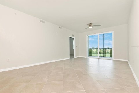 Condo in Venice, Florida, 2 bedrooms in WELLEN PARK  № 2214350 - photo 20