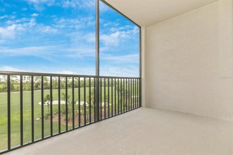 Condo in Venice, Florida, 2 bedrooms in WELLEN PARK  № 2214350 - photo 25