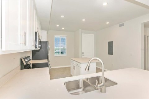 Condo in Venice, Florida, 2 bedrooms in WELLEN PARK  № 2214350 - photo 12