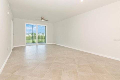 Condo in Venice, Florida, 2 bedrooms in WELLEN PARK  № 2214350 - photo 18