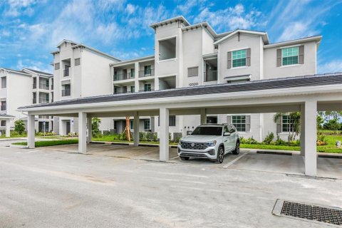 Condo in Venice, Florida, 2 bedrooms in WELLEN PARK  № 2214350 - photo 2