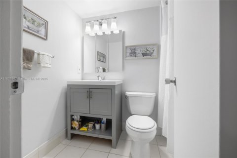 Condominio en venta en Deerfield Beach, Florida, 1 dormitorio, 68.56 m2 № 1984506 - foto 14