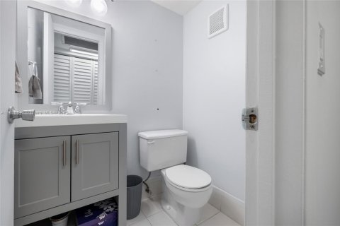 Condominio en venta en Deerfield Beach, Florida, 1 dormitorio, 68.56 m2 № 1984506 - foto 29