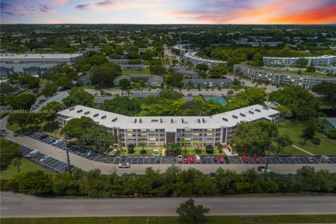 Condominio en venta en Deerfield Beach, Florida, 1 dormitorio, 68.56 m2 № 1984506 - foto 5