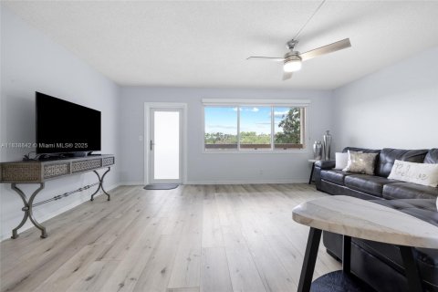Condominio en venta en Deerfield Beach, Florida, 1 dormitorio, 68.56 m2 № 1984506 - foto 9