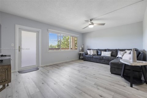 Condominio en venta en Deerfield Beach, Florida, 1 dormitorio, 68.56 m2 № 1984506 - foto 8