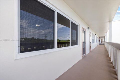 Condominio en venta en Deerfield Beach, Florida, 1 dormitorio, 68.56 m2 № 1984506 - foto 6