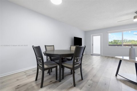 Condominio en venta en Deerfield Beach, Florida, 1 dormitorio, 68.56 m2 № 1984506 - foto 11