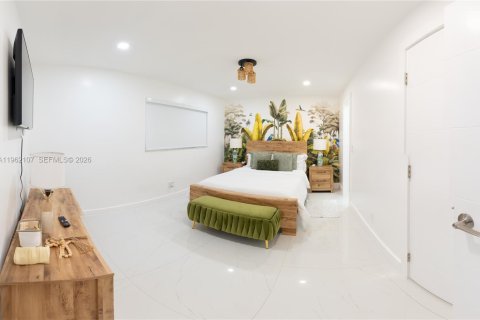 Commercial property in Miami, Florida 235.41 sq.m. № 2089958 - photo 24
