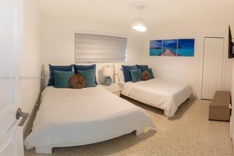 Commercial property in Miami, Florida 235.41 sq.m. № 2089958 - photo 17