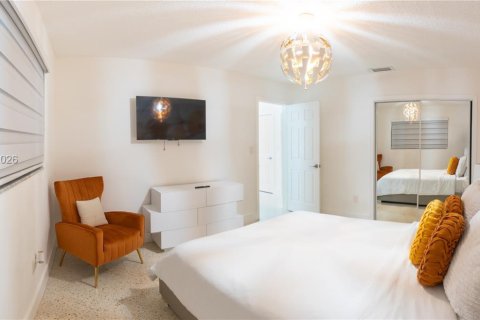 Commercial property in Miami, Florida 235.41 sq.m. № 2089958 - photo 14