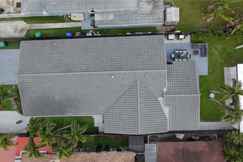 Commercial property in Miami, Florida 235.41 sq.m. № 2089958 - photo 4